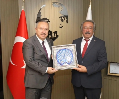 Nevşehir Valisi Sn. Ali Fidan Belediye Başkanımızı ziyaret ederek görevinde başarılar diledi.