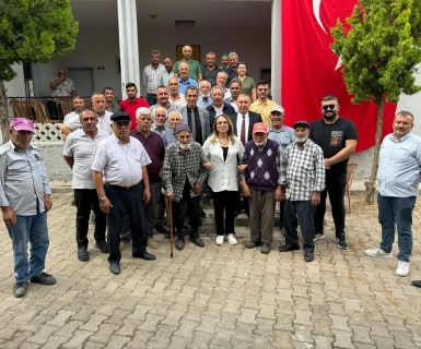 MHP Nevşehir Milletvekilimiz Prof. Dr. Filiz Kılıç hanımefendi ve beraberlerindeki heyetle Gülşehir Yeşilöz (Cemel) köyümüzde vatandaşlarımızla bir araya geldik.