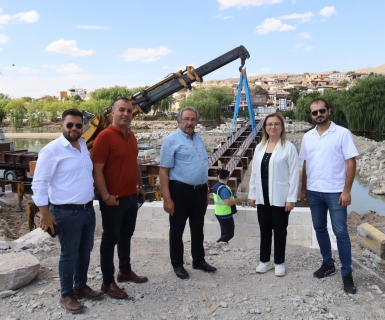 Tarihi Taş Köprü’müze Kavuşmaya Az kaldı! Tarihi Taş Köprü’müzün Çelik Bağlantılarının Montajına Başlandı.