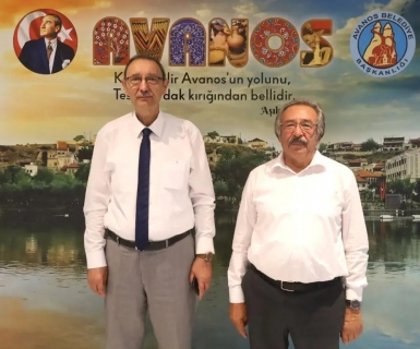 İller Bankası Kayseri Bölge Müdürü Sönmez Ata, Belediye Başkanımız Mustafa Kenan Sarıtaş’ı makamında ziyaret ettiler.