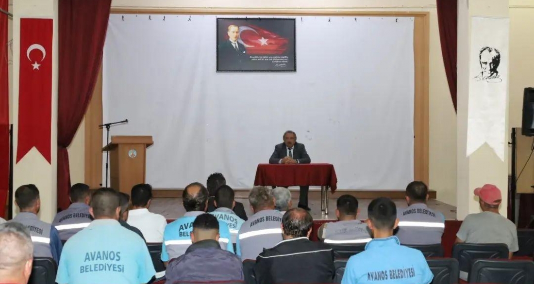 Belediye Başkanımız Mustafa Kenan Sarıtaş, Destek Hizmetleri Müdürlüğüne bağlı personellerle iş planlaması hakkında toplantıya katıldı.